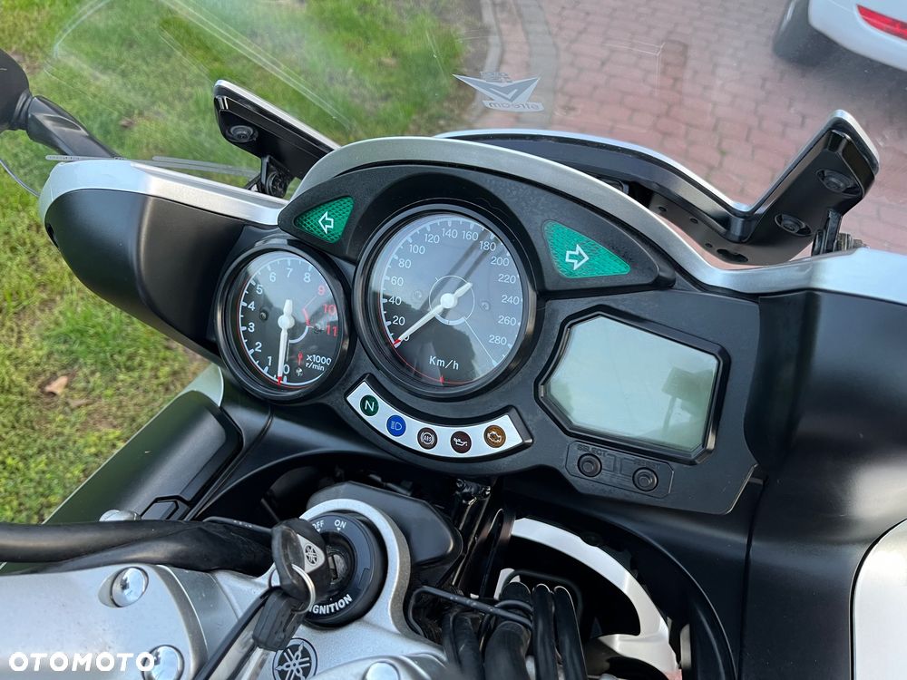 Yamaha FJR - 23