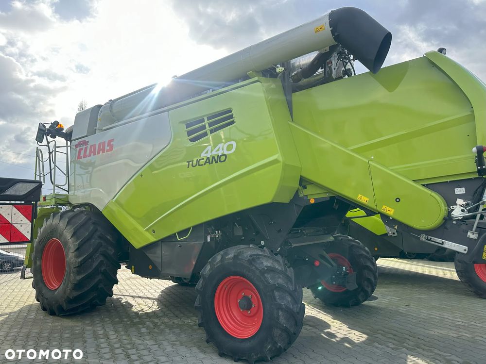 Claas TUCANO 440 - 4