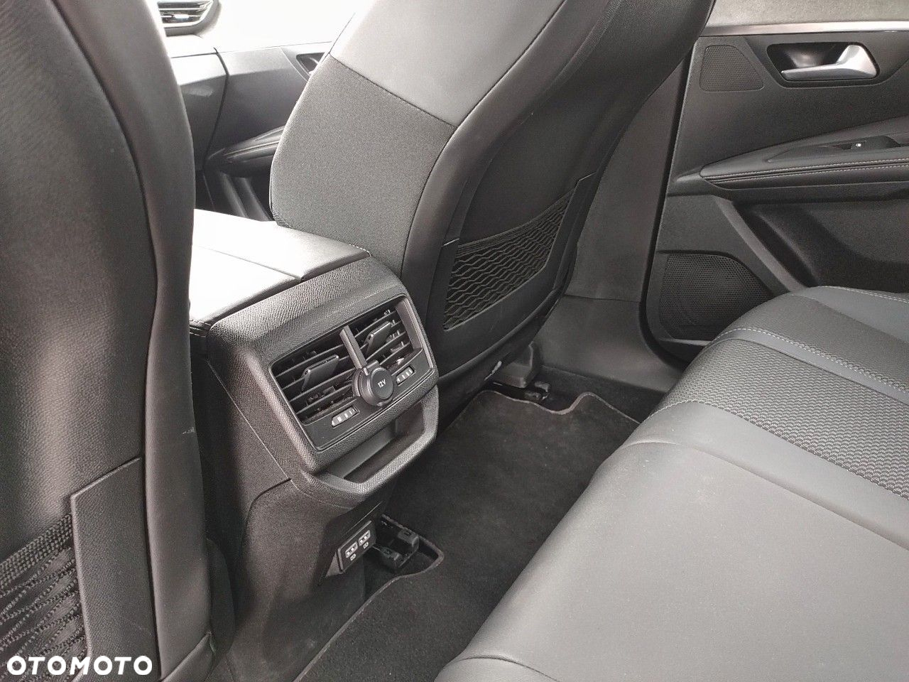 Peugeot 3008 1.2 PureTech GT S&S EAT8 - 17