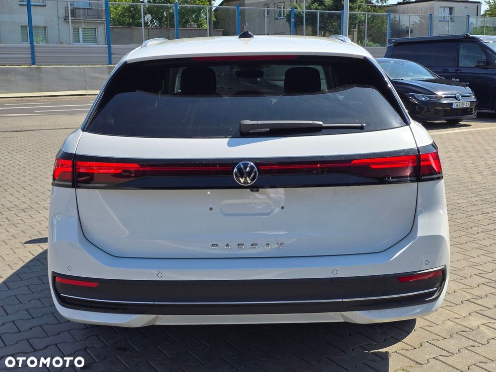 Volkswagen Passat Variant 1.5 TSI ACT mHEV Business Plus DSG - 8