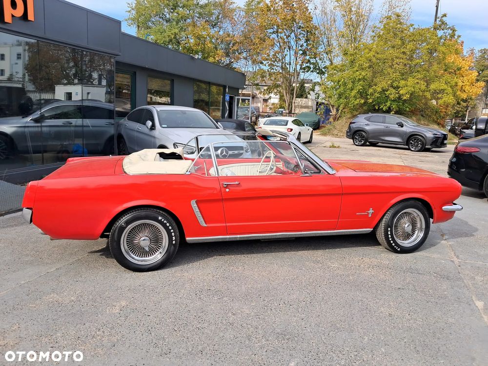 Ford Mustang - 25