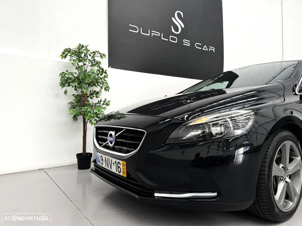 Volvo V40 2.0 D4 Momentum - 3