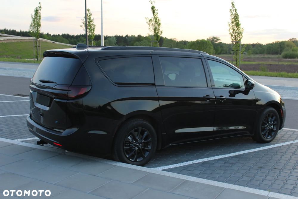Chrysler Pacifica - 15