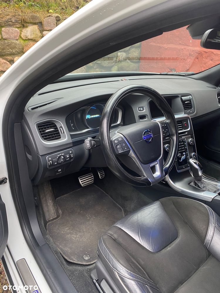 Volvo V60 D4 Geartronic Momentum - 13