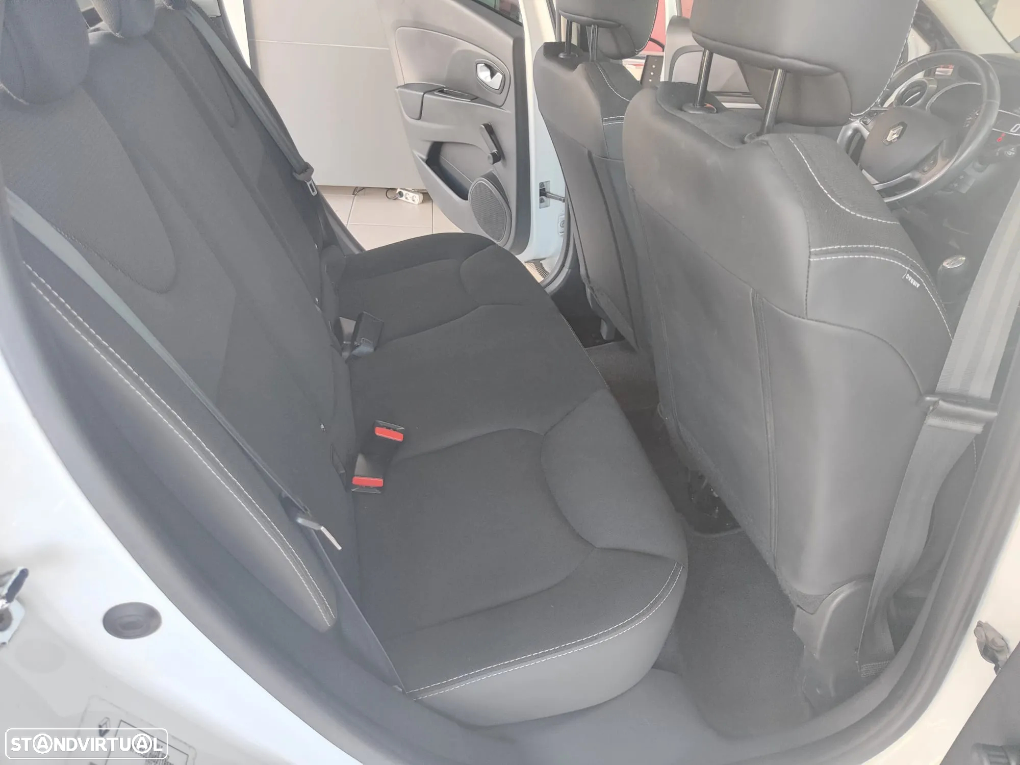 Renault Clio Sport Tourer 1.5 dCi Limited - 14