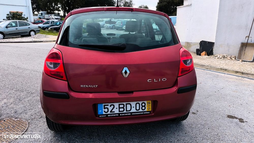 Renault Clio 1.2 16V Confort Privilège - 28