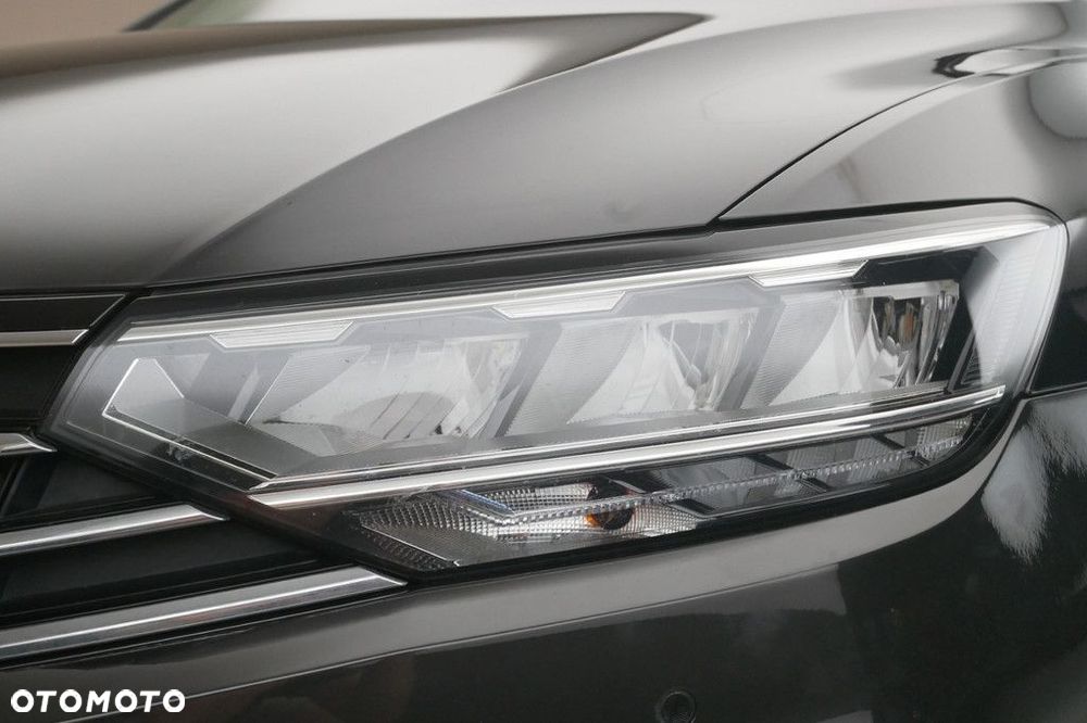 Volkswagen Passat Variant 2.0 TSI Business DSG - 13