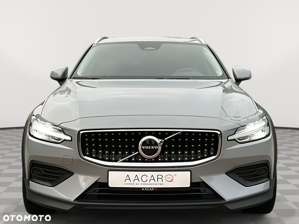 Volvo V60 Cross Country - 6