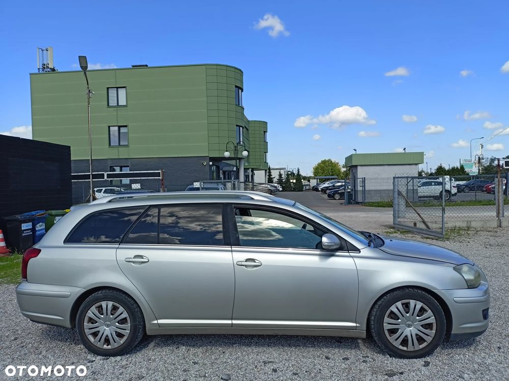 Toyota Avensis - 5