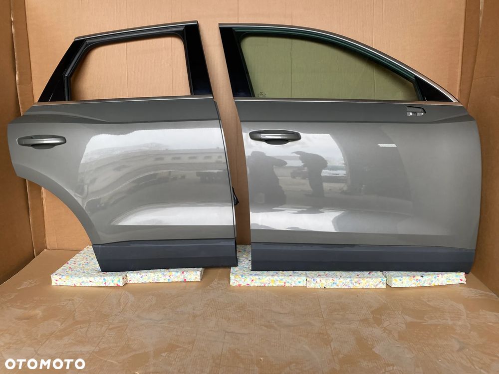 AUDI Q3 83A komplet drzwi przód tył prawe na prawą st. kolor Z7 Z7 LX7G 28km - 3