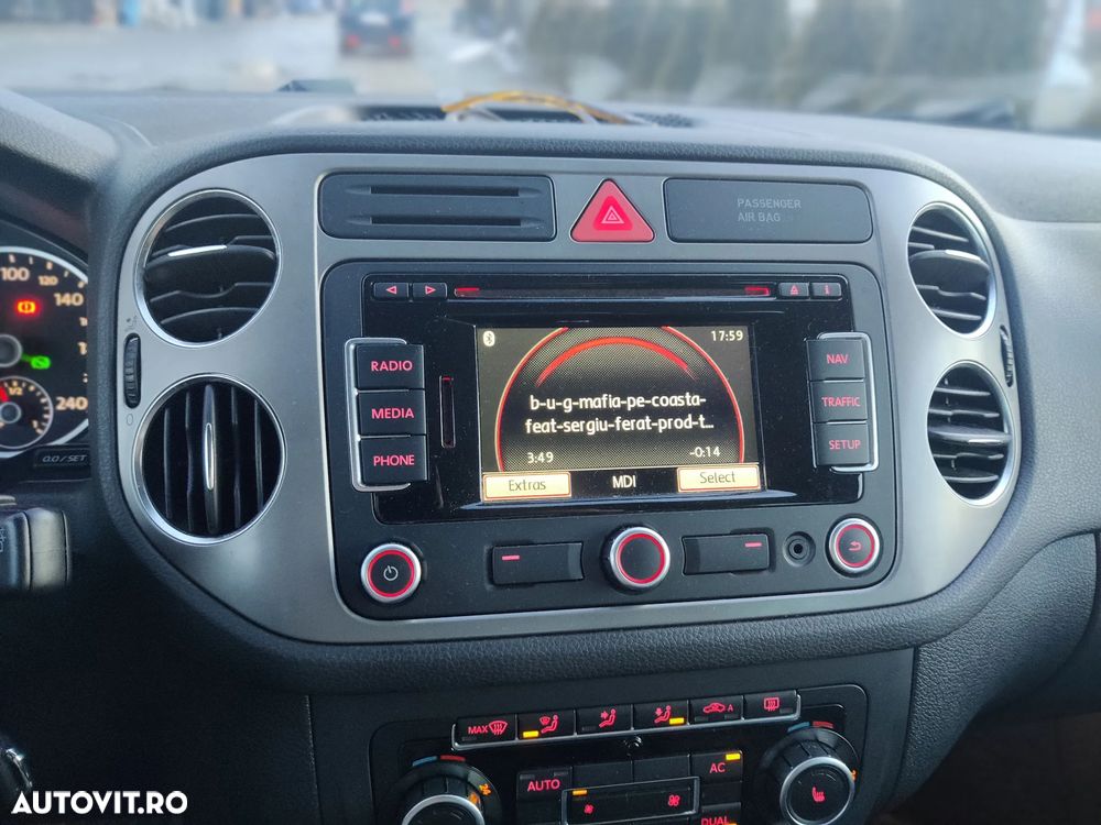 Volkswagen Tiguan - 16