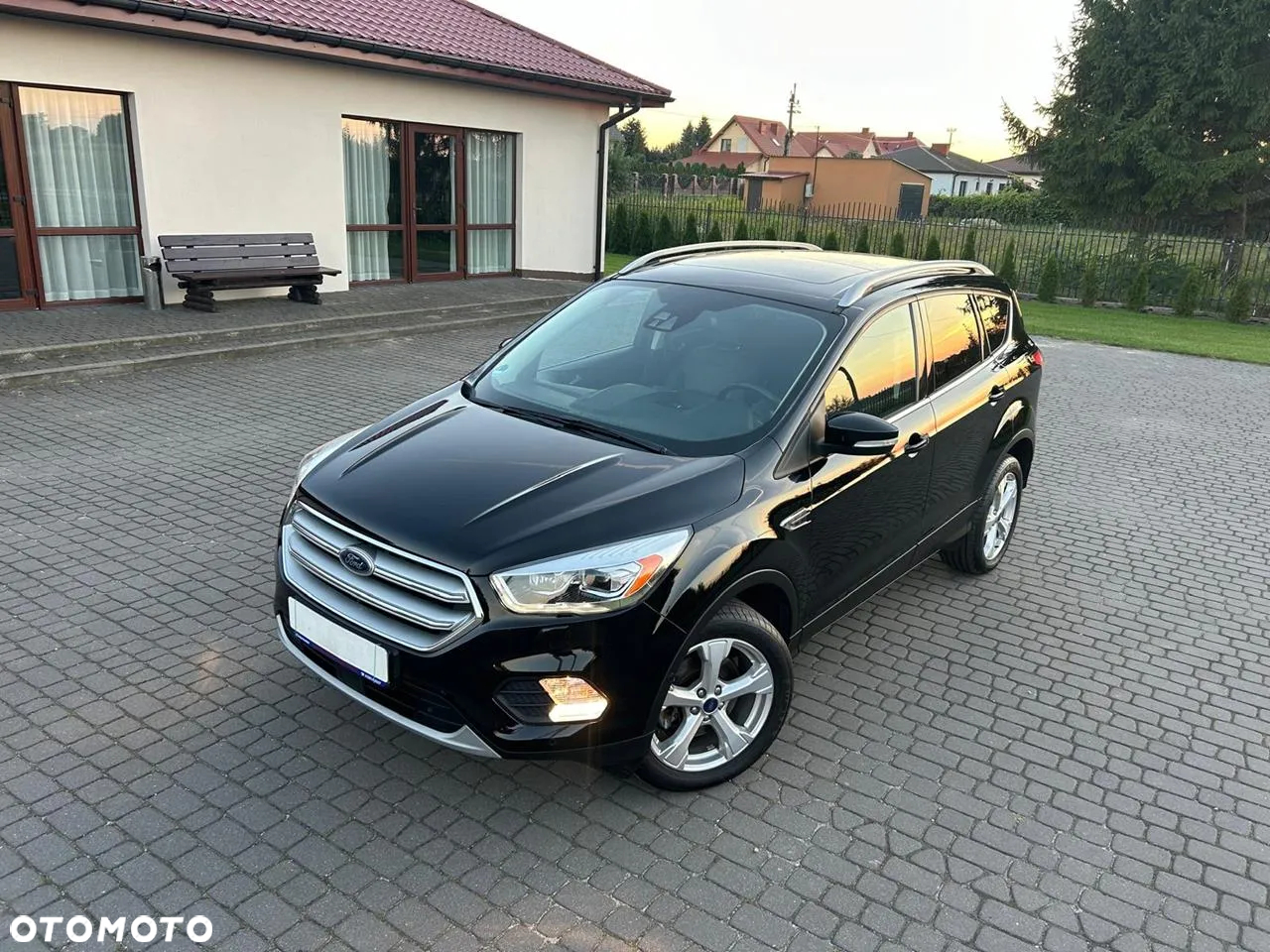 Ford Kuga 1.5 EcoBoost 4WD Titanium Plus - 2