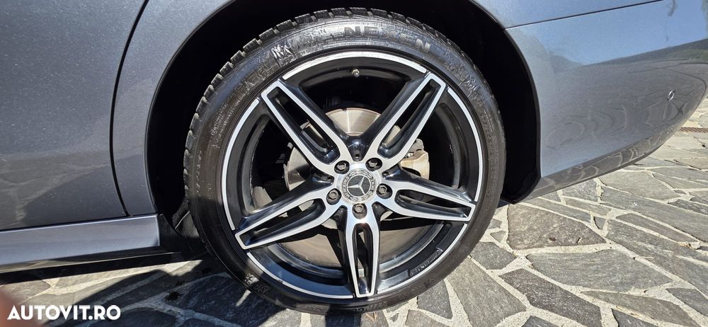 Mercedes-Benz E 220 d 4MATIC 9G-TRONIC AMG Line - 12