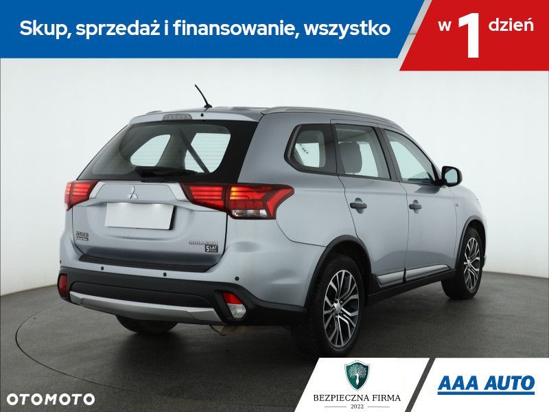 Mitsubishi Outlander - 6