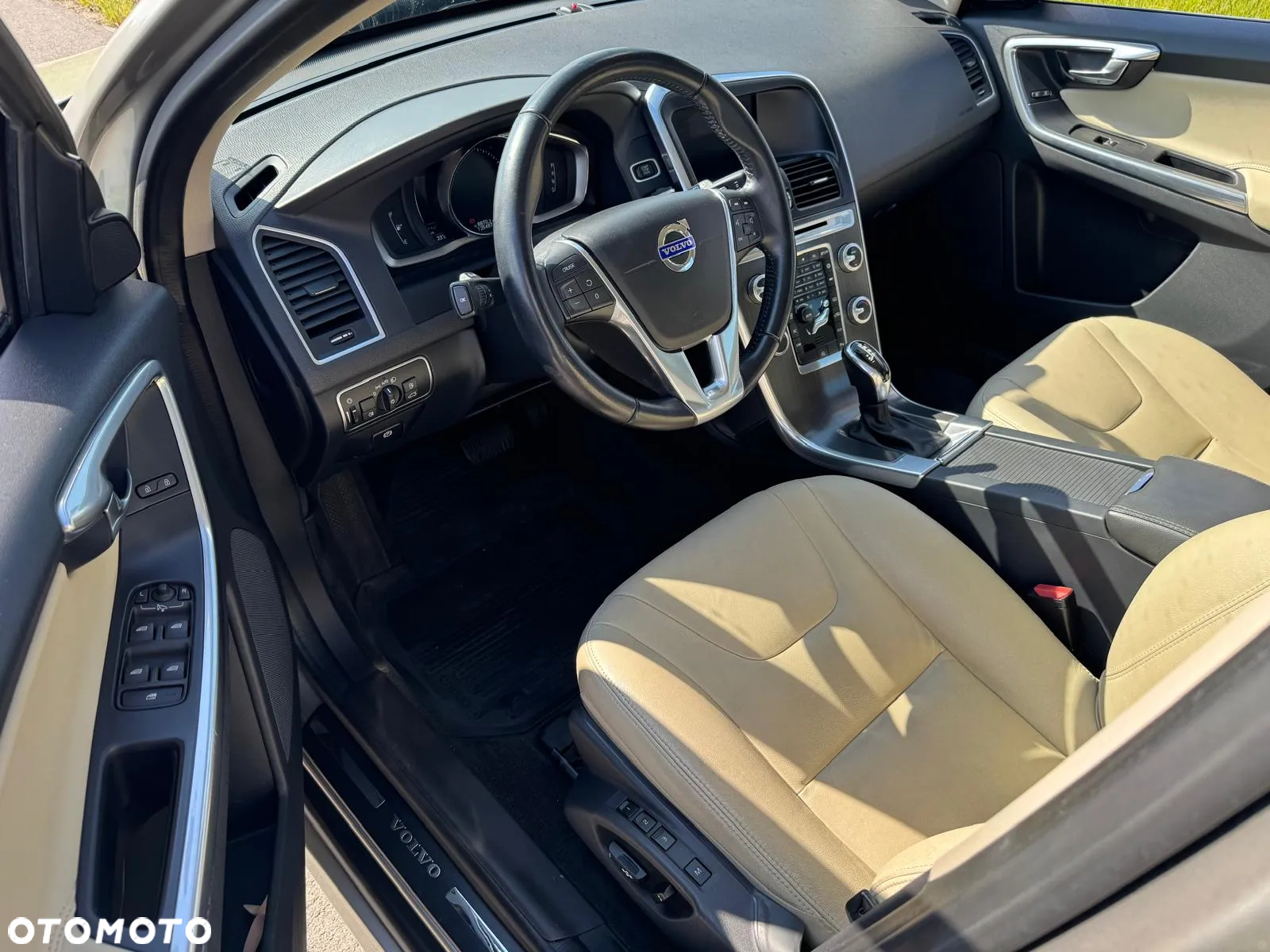 Volvo XC 60 D3 Drive-E Momentum - 6