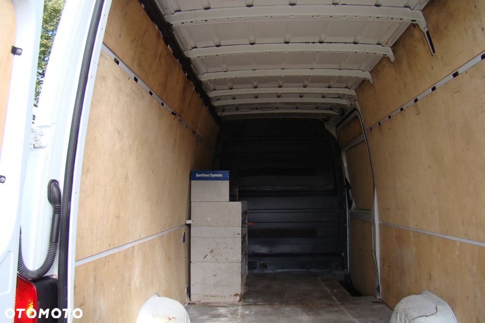 Mercedes-Benz Sprinter - 16