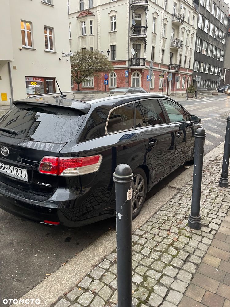Toyota Avensis 2.0 D-4D Premium - 3