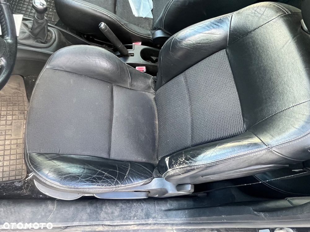 Peugeot 207 90 HDi FAP (Blue Lion) 99G - 14