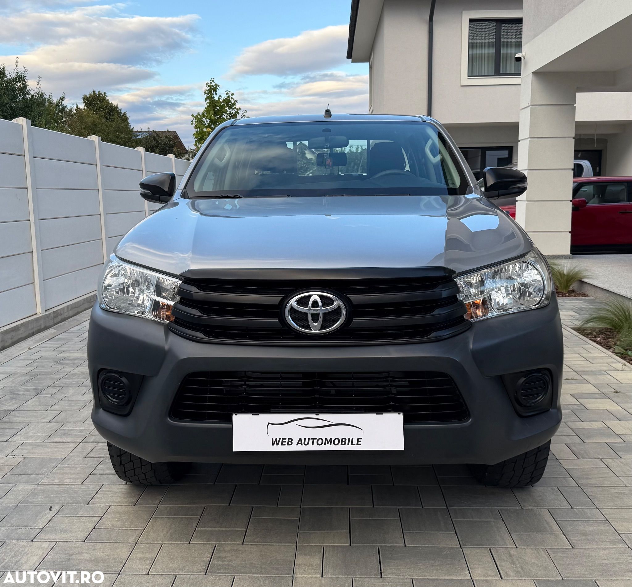Toyota Hilux 4x4 Double Cab M/T Style - 1