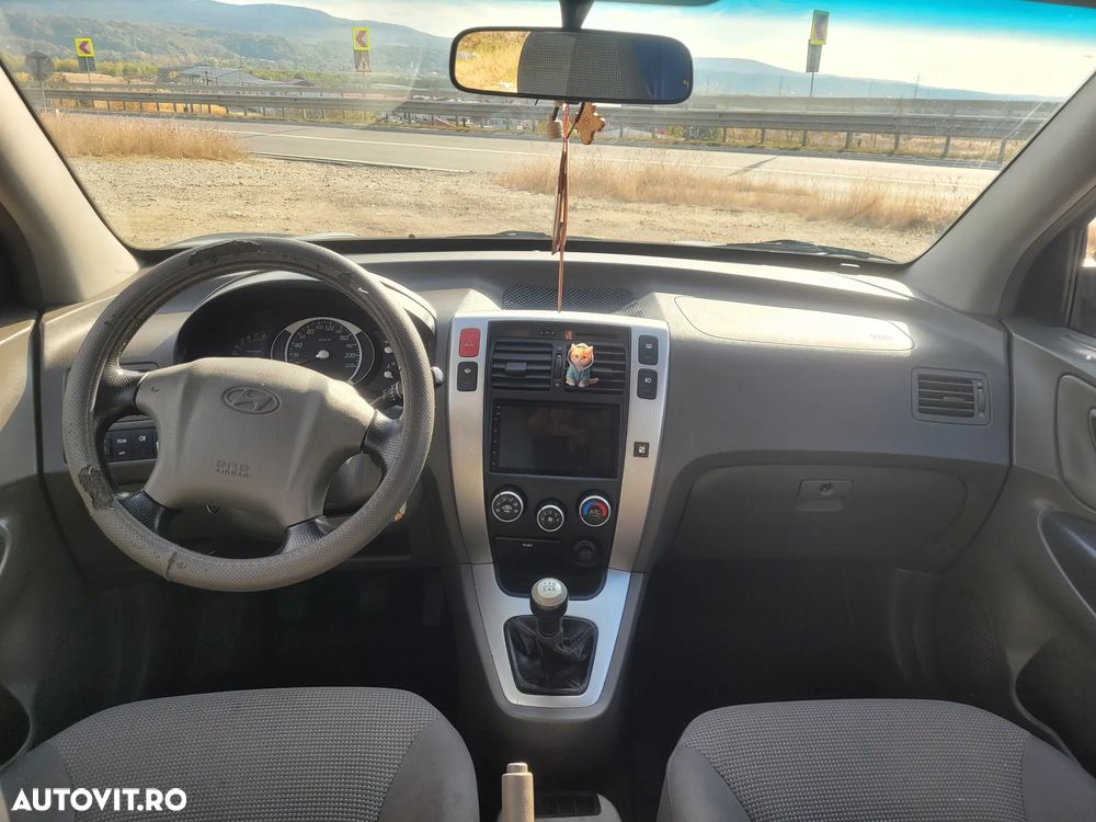 Hyundai Tucson 2.0 DOHC 2WD - 8