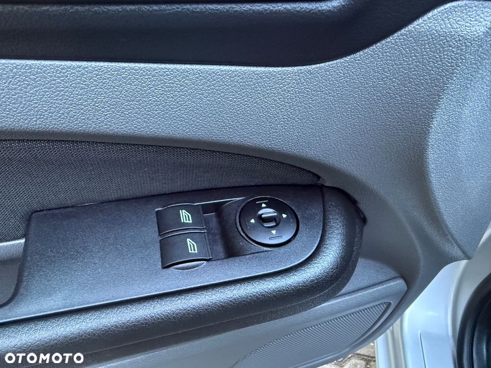 Ford Focus 1.6 Comfort X / 100 - 22