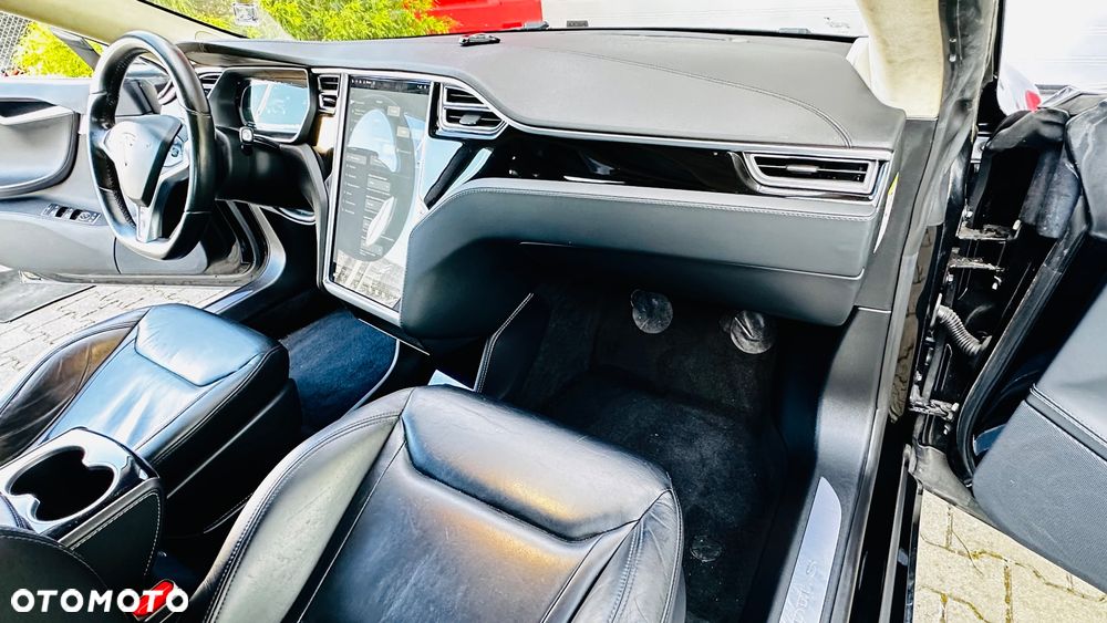 Tesla Model S - 20