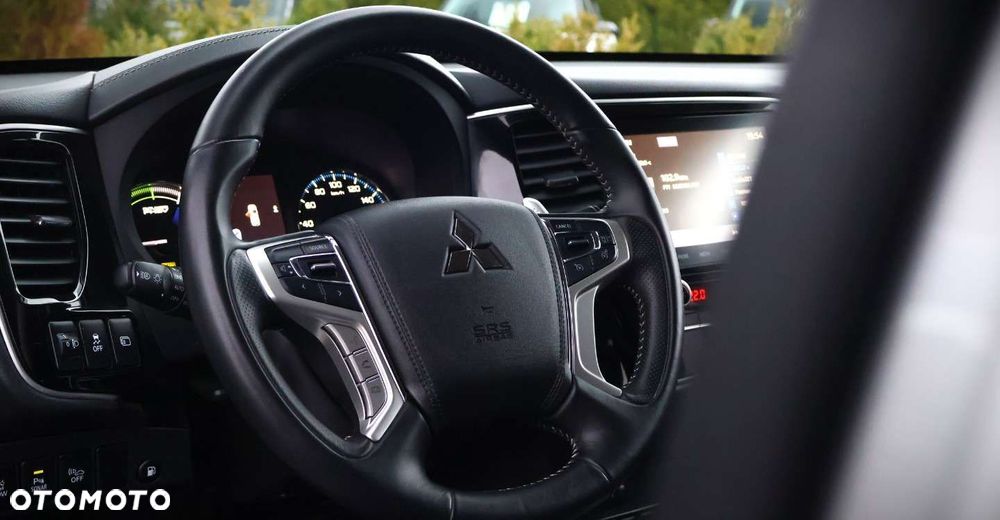 Mitsubishi Outlander - 13