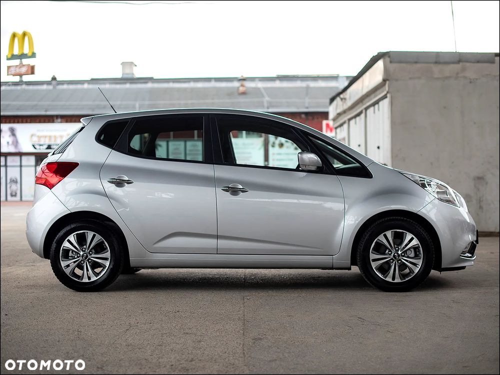 Kia Venga - 11
