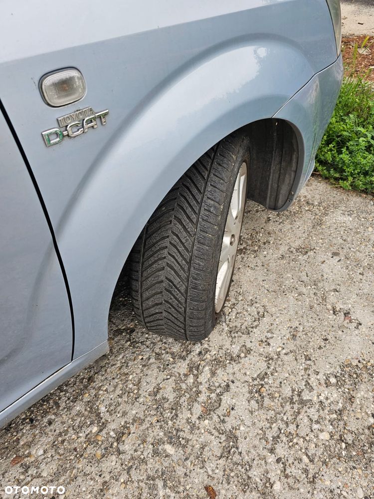 Toyota Corolla Verso 2.2 D-CAT DPF Executive - 4