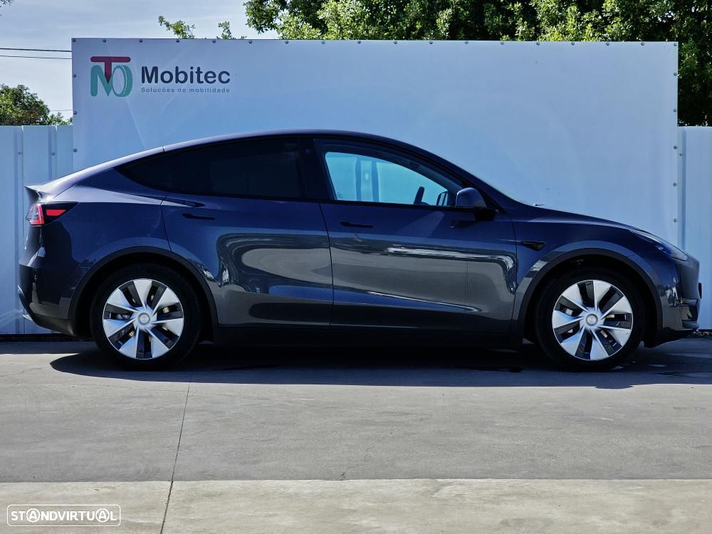 Tesla Model Y Long Range Dual Motor AWD - 2