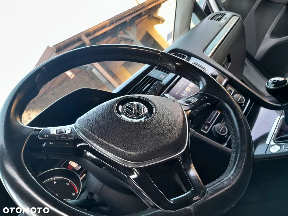 Volkswagen Golf - 11