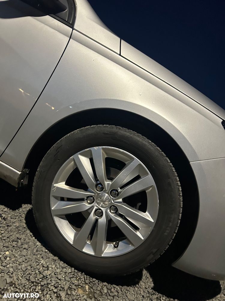 Peugeot 308 1.2 L PureTech Turbo Access - 24