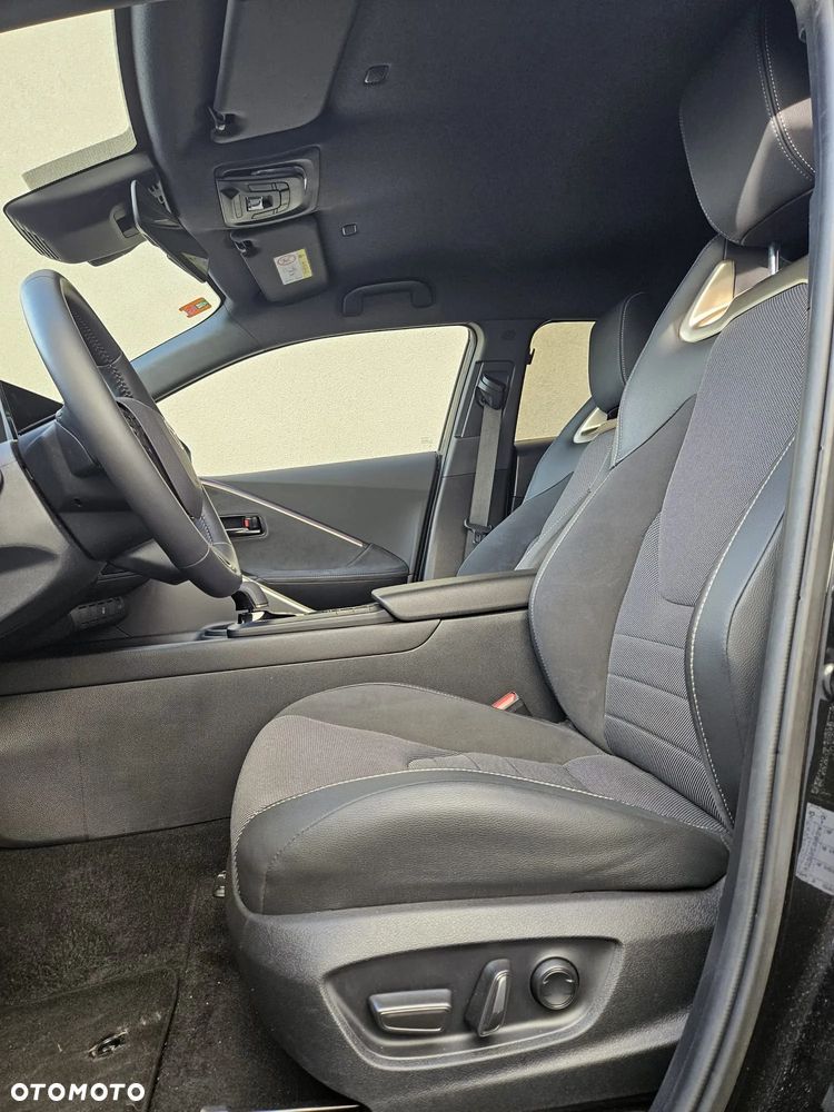 Toyota C-HR 2.0 PHEV Dynamic Force Executive - 19