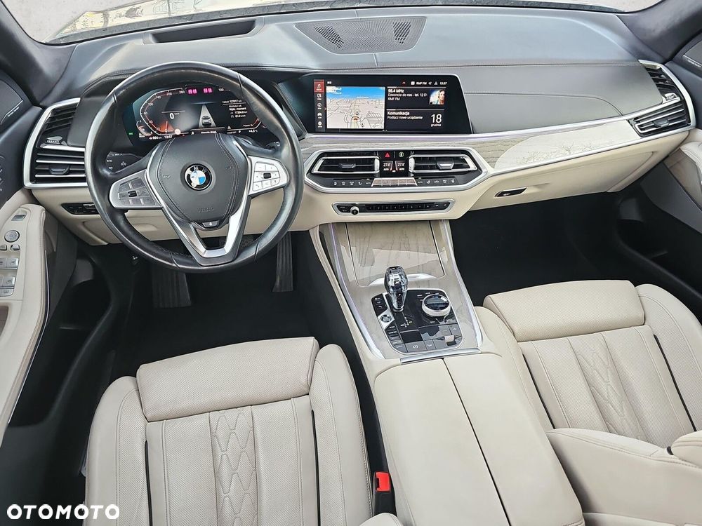 BMW X7 - 25