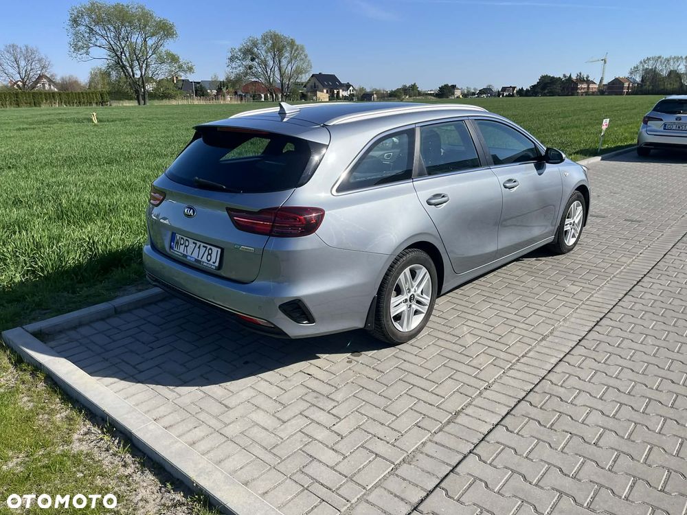 Kia Ceed 1.6 CRDi mHEV M - 2