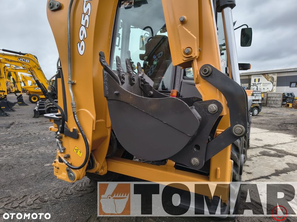 Case 695 SV 2023R - 10