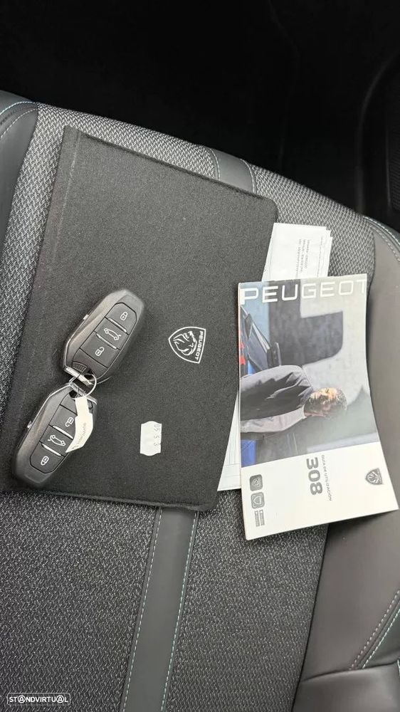 Peugeot 308 1.2 Hybrid Allure e-DCS6 - 22