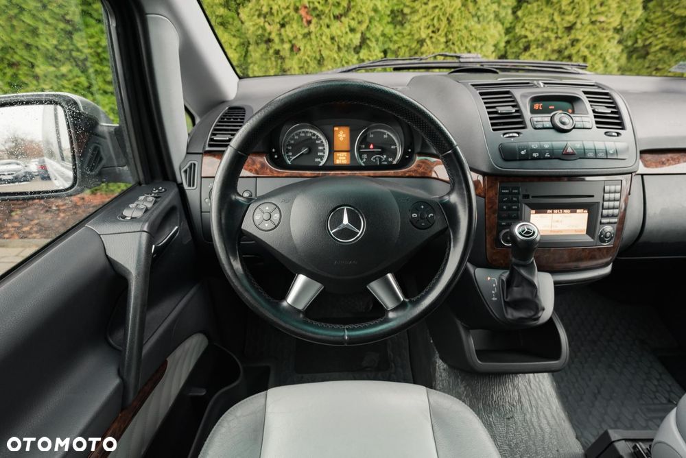 Mercedes-Benz Viano - 11