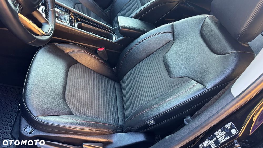 Jeep Compass 1.5 GSE T4 48V e-Hybrid Automatik Night Eagle - 24