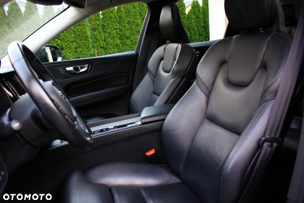 Volvo XC 60 T8 AWD Recharge Geartronic Polestar Engineered - 23