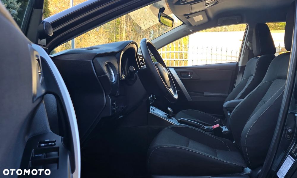 Toyota Auris 1.8 HSD Prestige - 9