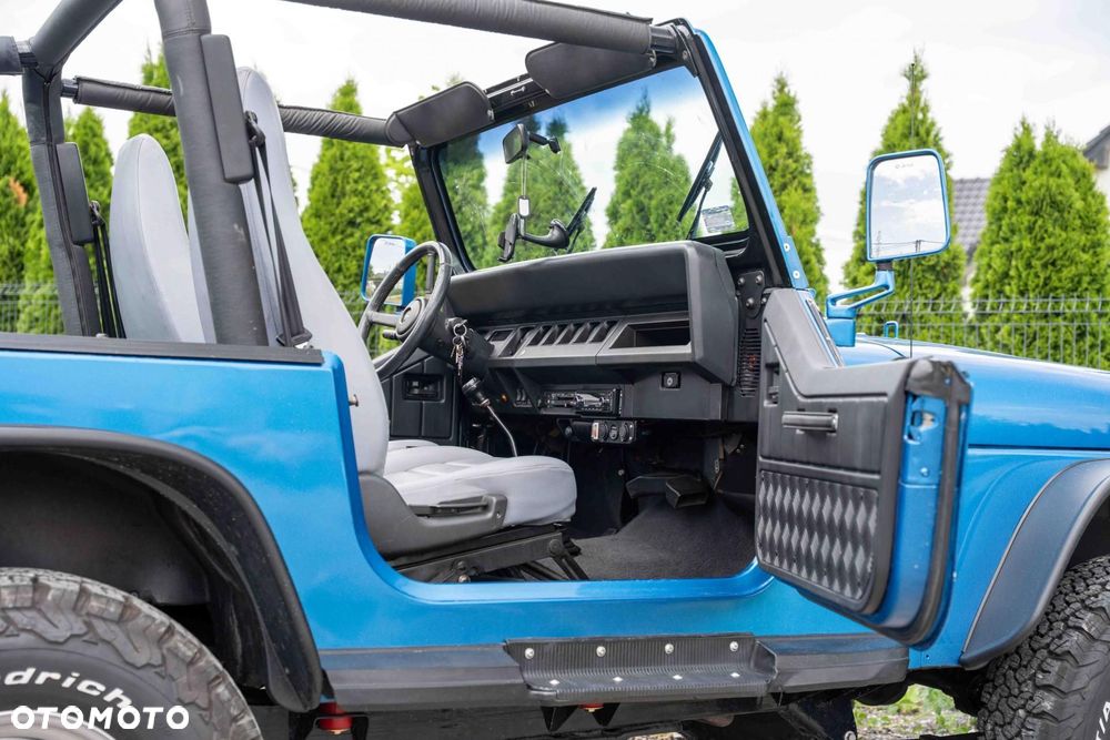 Jeep Wrangler - 23