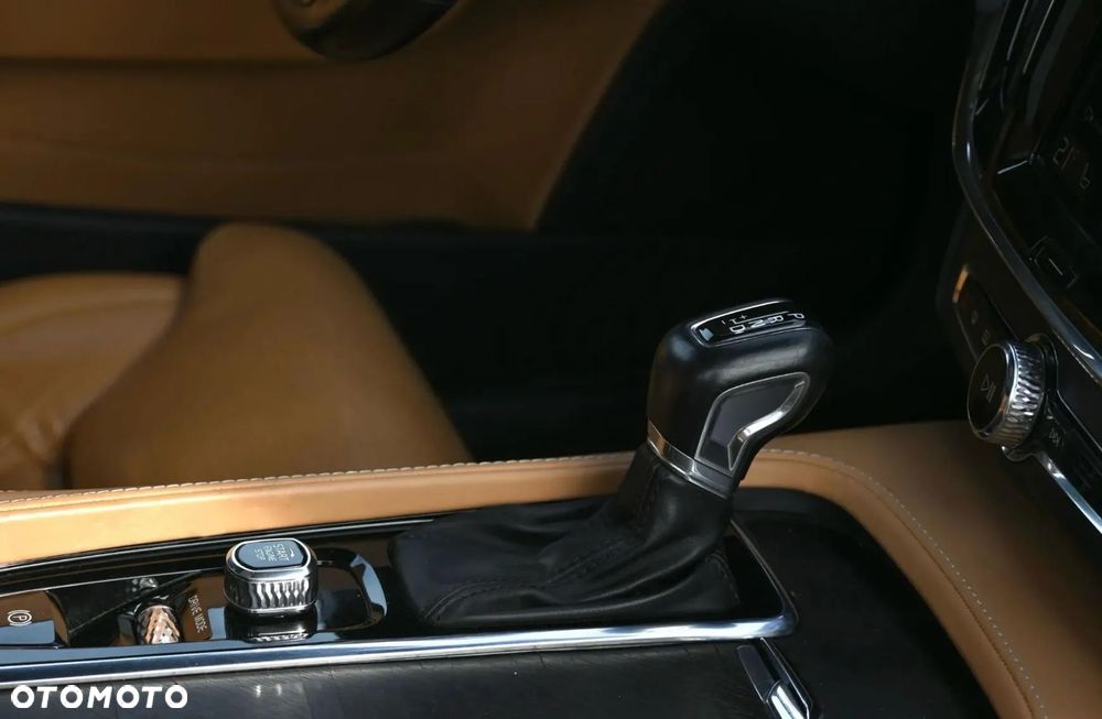 Volvo V90 D5 SCR AWD Momentum Pro - 16