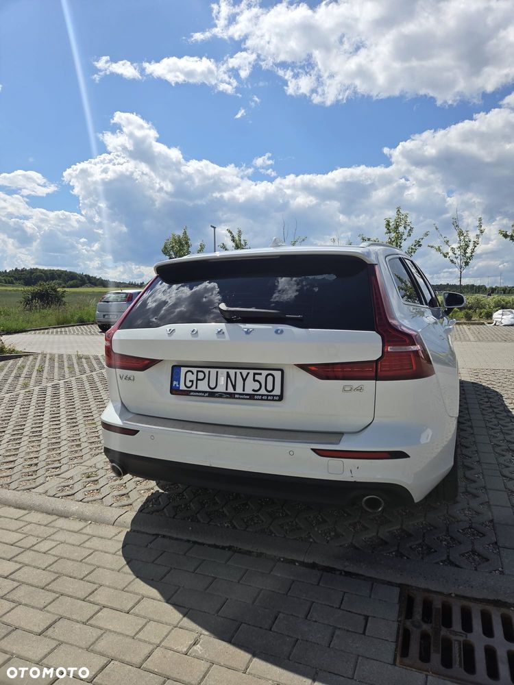 Volvo V60 D4 Geartronic Momentum - 25