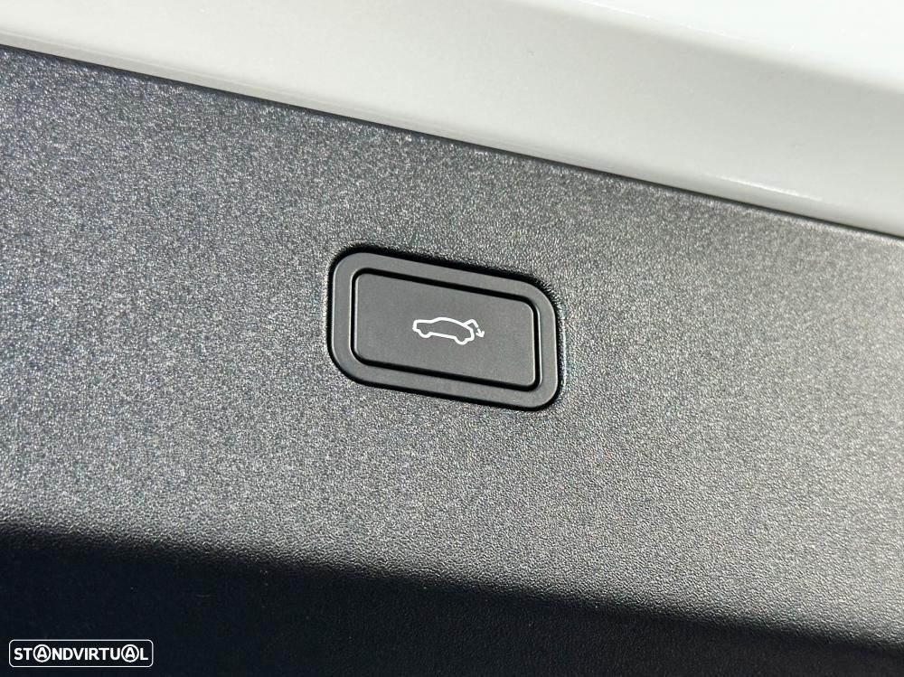 Volvo EX30 Single Motor Extended Range RWD Plus - 56