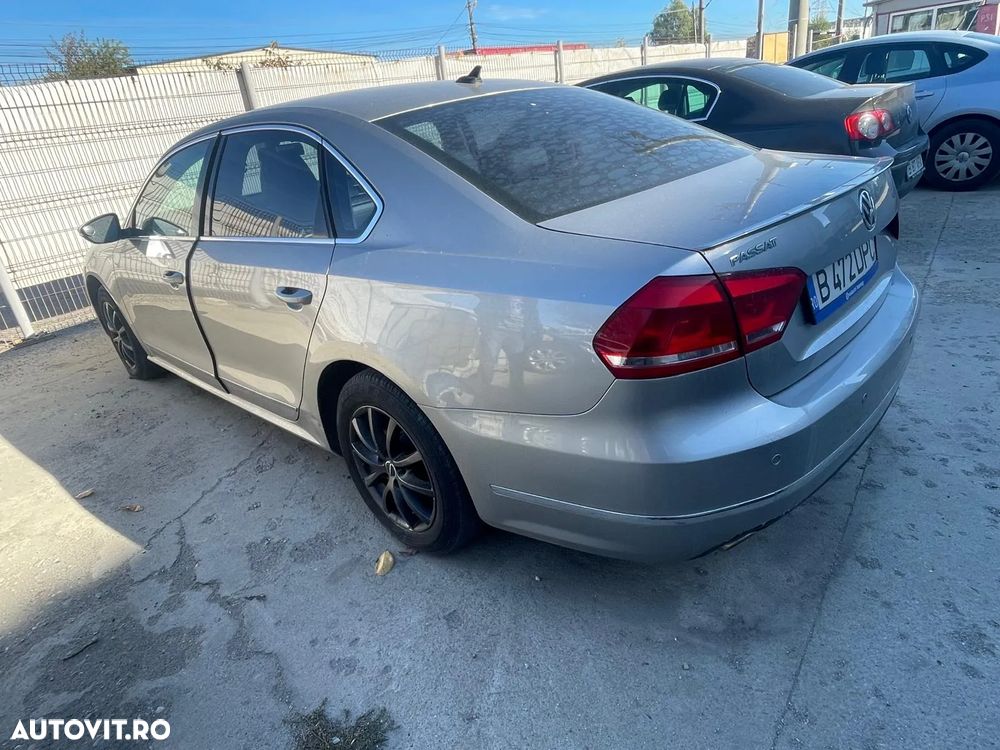 Volkswagen Passat - 4