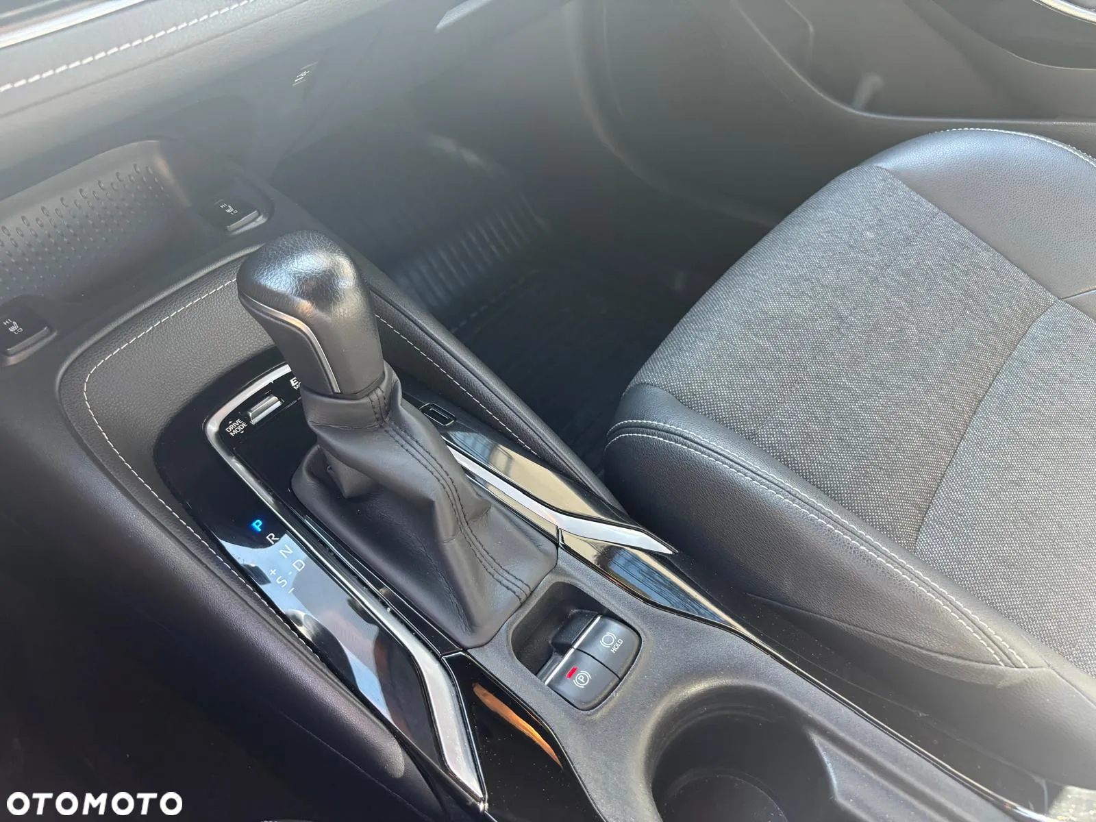 Toyota Corolla 2.0 Hybrid Comfort - 10