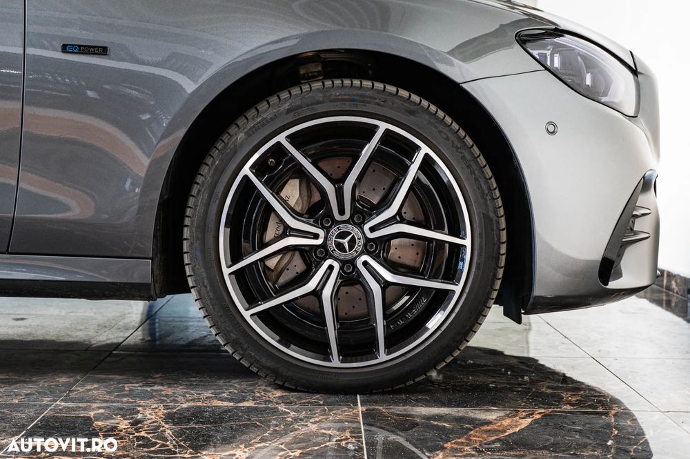 Mercedes-Benz E 300 de 4Matic 9G-TRONIC AMG Line - 12