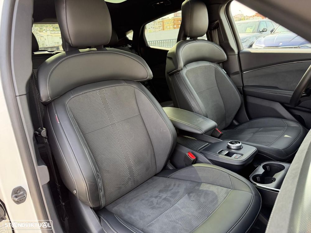 Ford Mustang Mach-E - 19