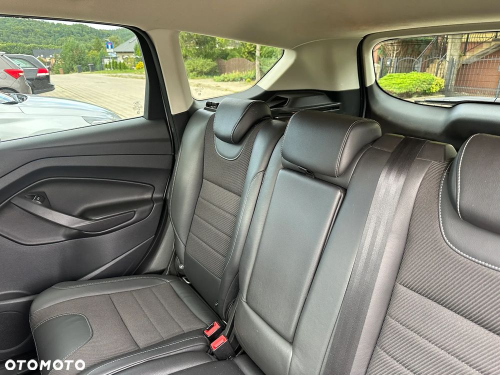 Ford Kuga 2.0 TDCi 2x4 Titanium - 18
